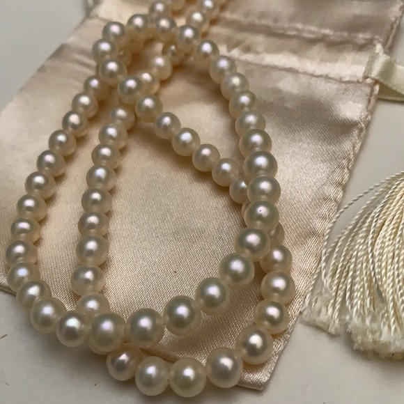 Stauer Vintage Creamy Pearl 18” Necklace - Picture 5 of 6